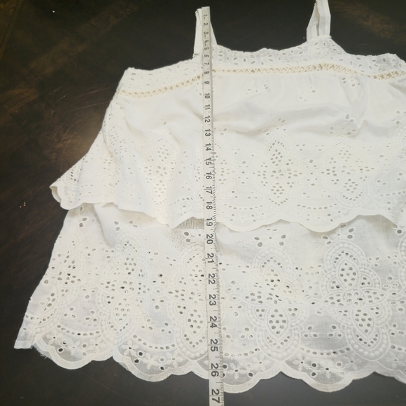 Umgee Size Medium  Crochet  Ruffle Top Blouse white - Picture 7 of 10
